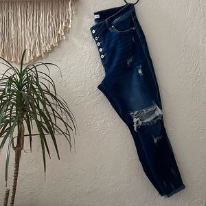 Skinny curvy high rise frayed hem jean